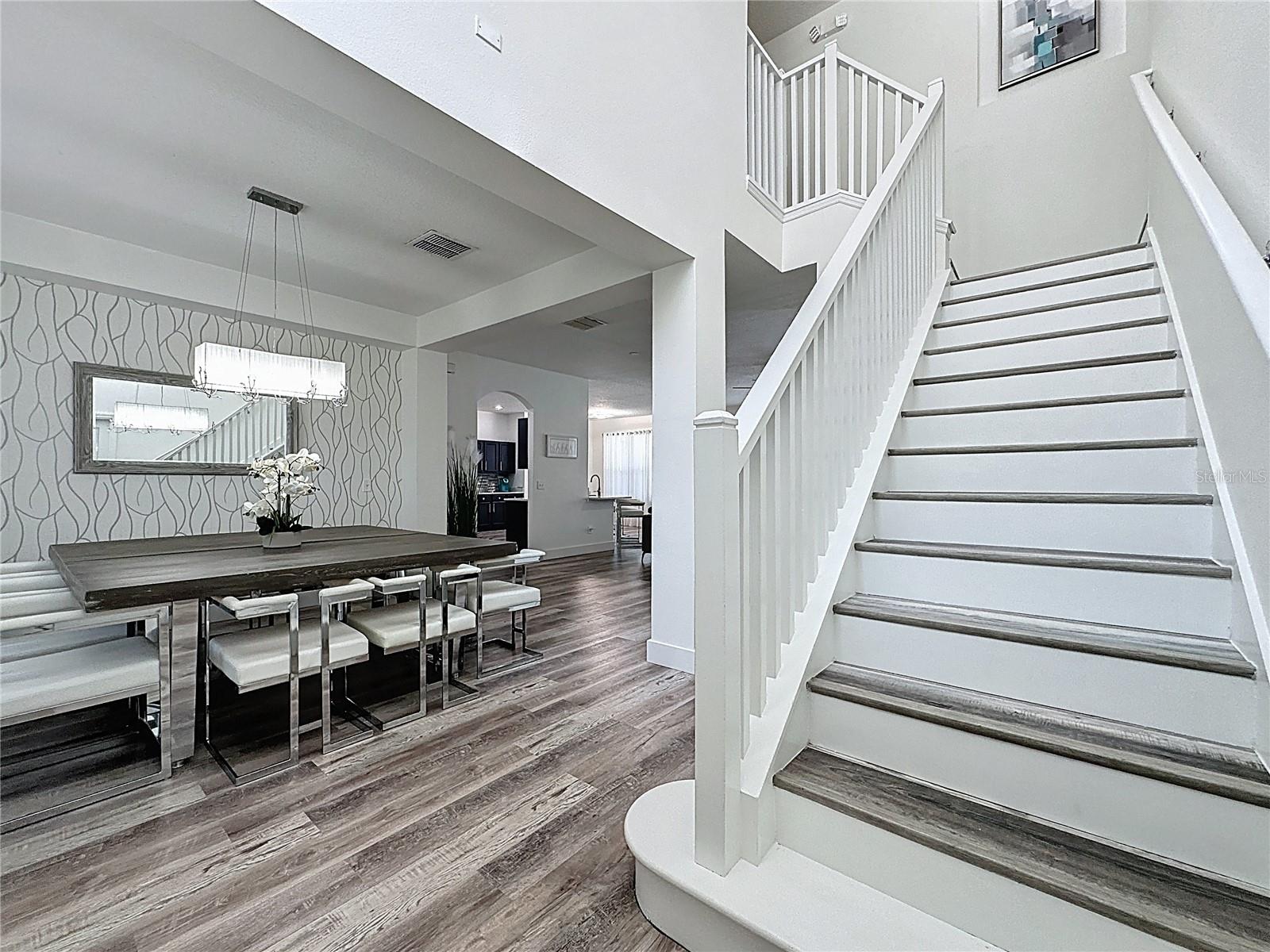 8518 LA ISLA DRIVE