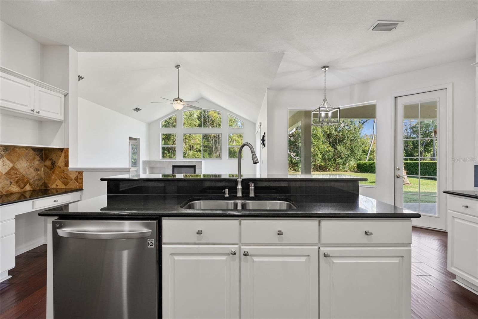 KENSINGTON ESTATES - Residential