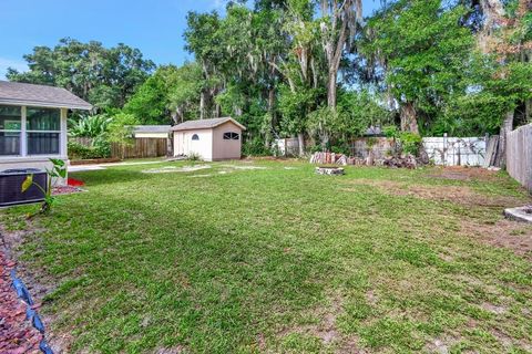 A home in DELAND