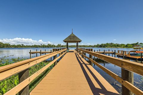 A home in LAND O LAKES