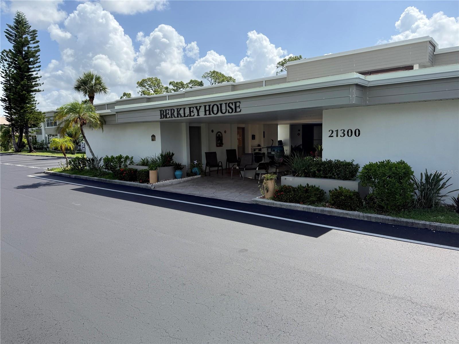 BERKLEY HOUSE - Residential