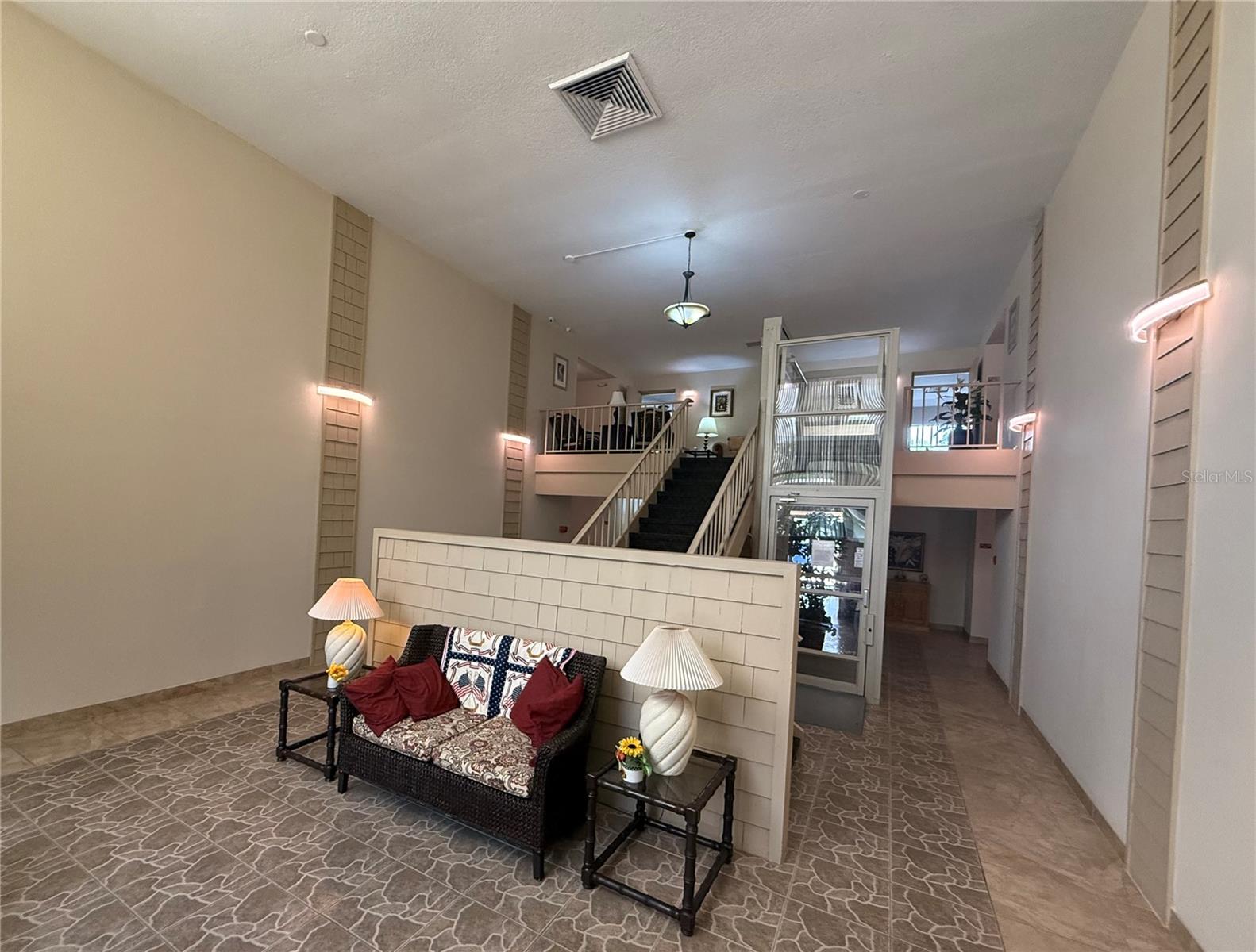 BERKLEY HOUSE - Residential