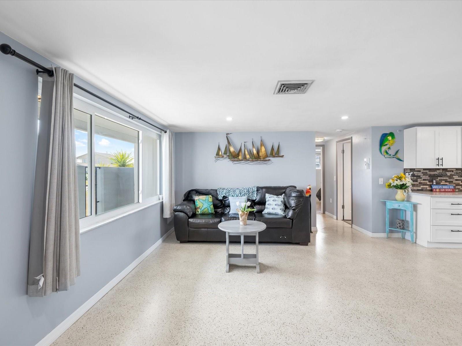 LEISURE BEACH - Residential