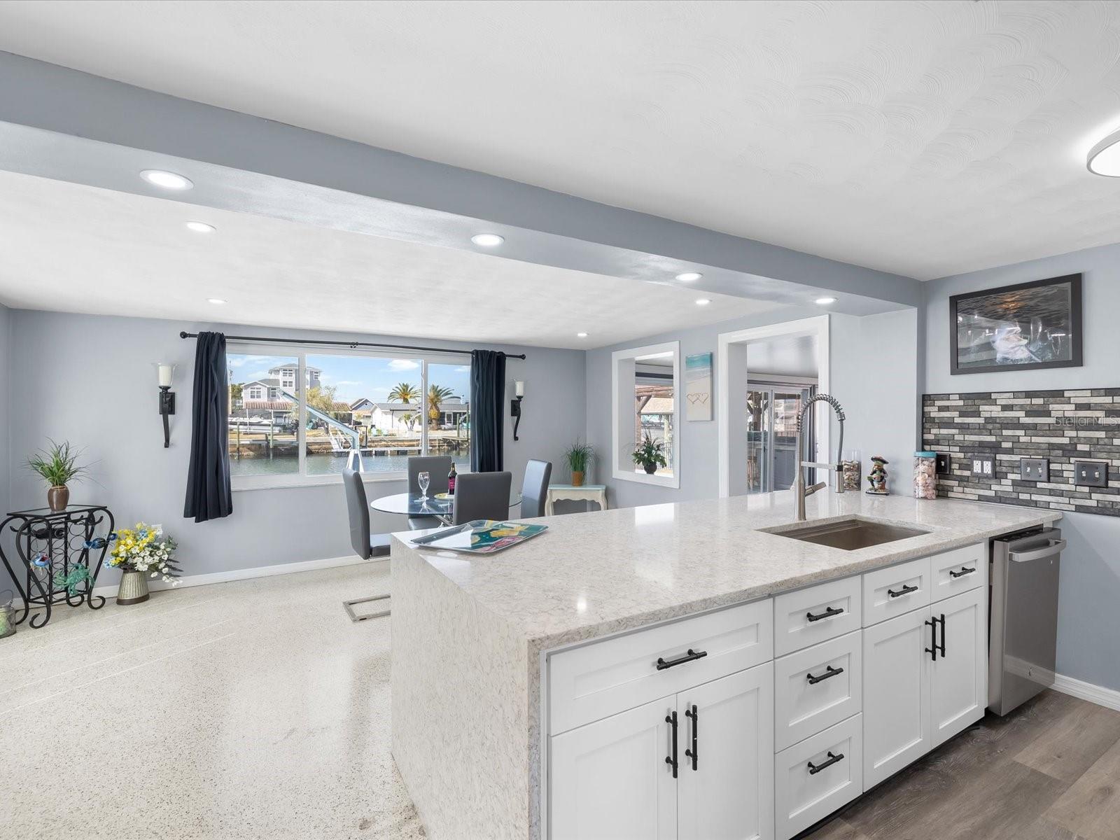 LEISURE BEACH - Residential