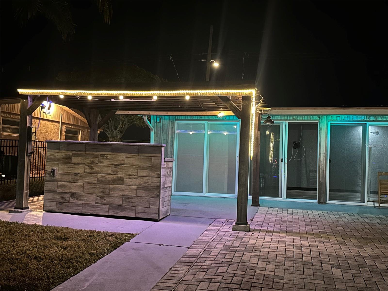 LEISURE BEACH - Residential