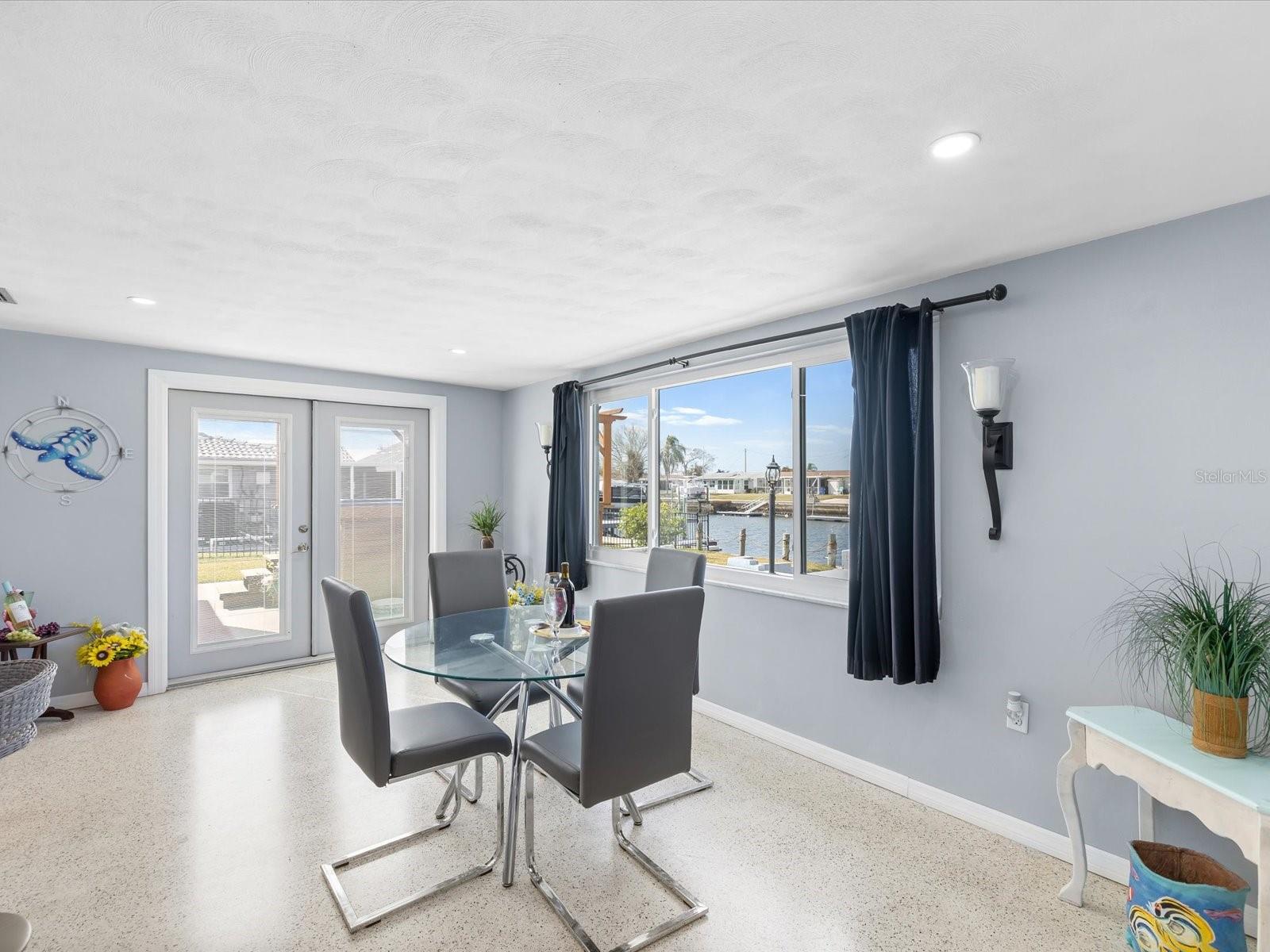 LEISURE BEACH - Residential