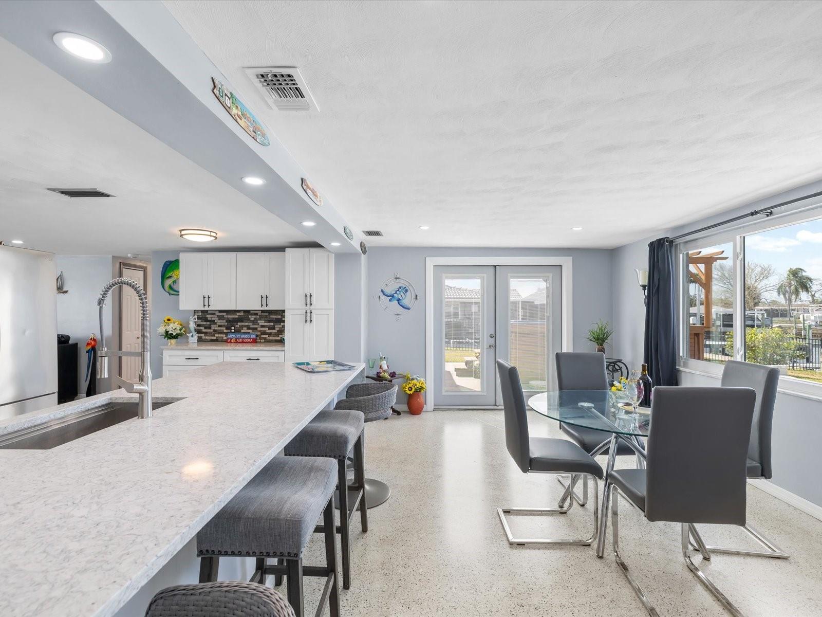 LEISURE BEACH - Residential