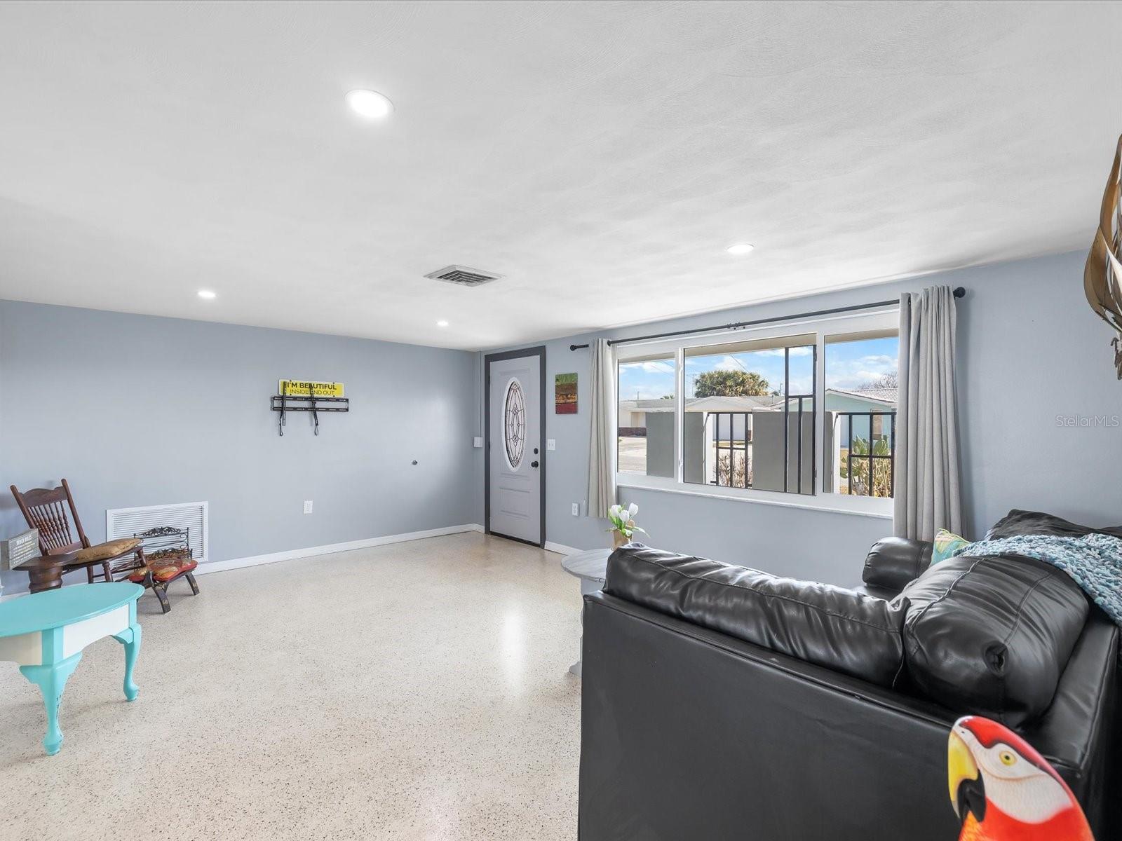 LEISURE BEACH - Residential