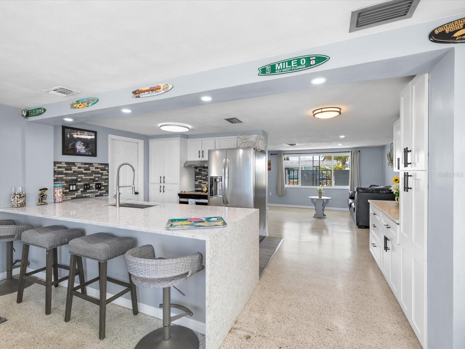 LEISURE BEACH - Residential