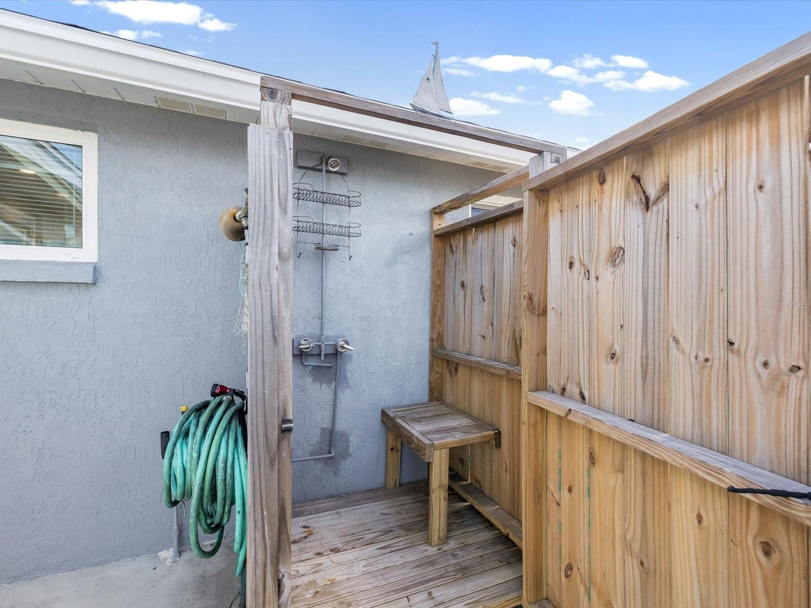 LEISURE BEACH - Residential