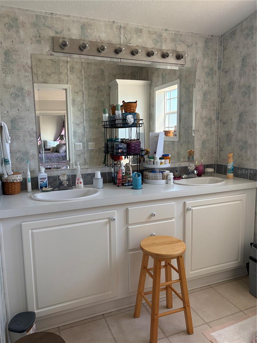 SWEETWATER GOLF & TENNIS CLUB ADD 01 - Residential
