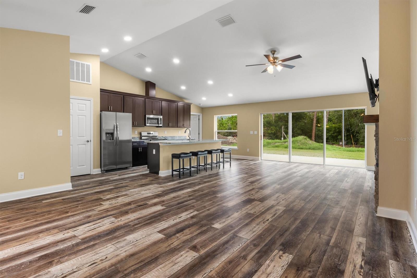 6929 WILBAR LANE