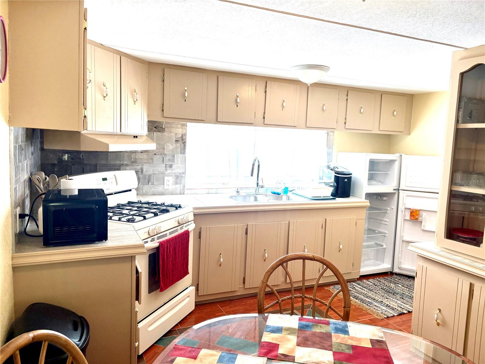 LAKE ROSALIE OAKS - Residential