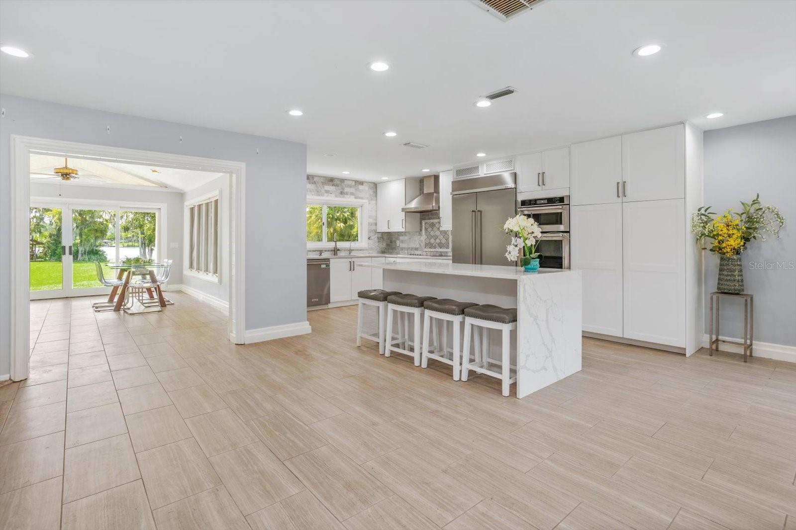 VALENCIA SHORES UNRECD PLAT - Residential