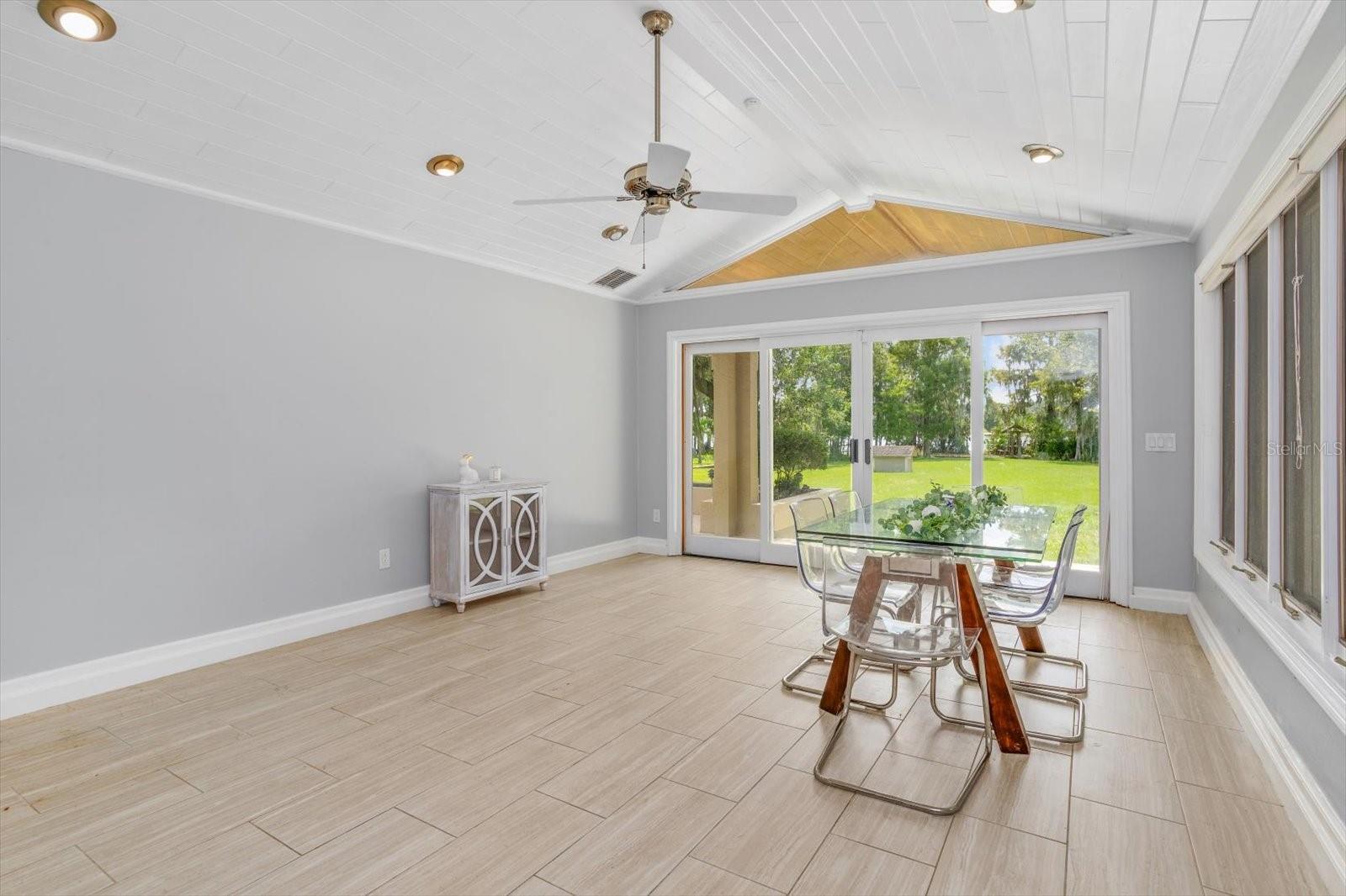 VALENCIA SHORES UNRECD PLAT - Residential