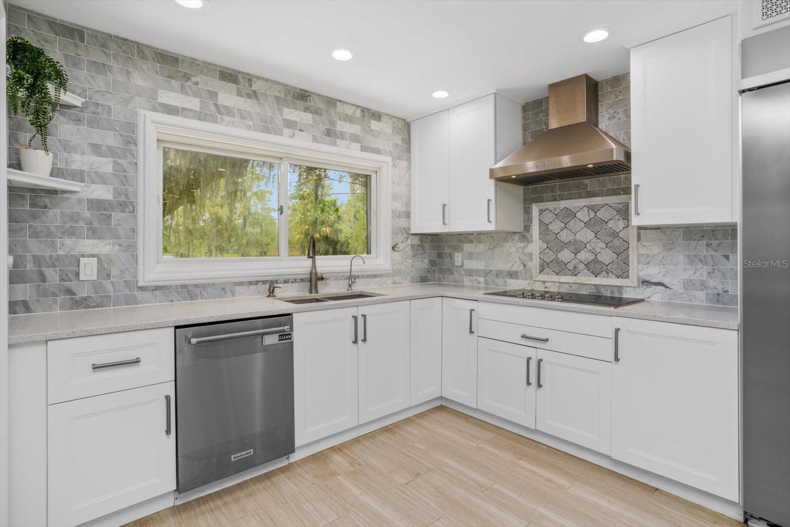 VALENCIA SHORES UNRECD PLAT - Residential