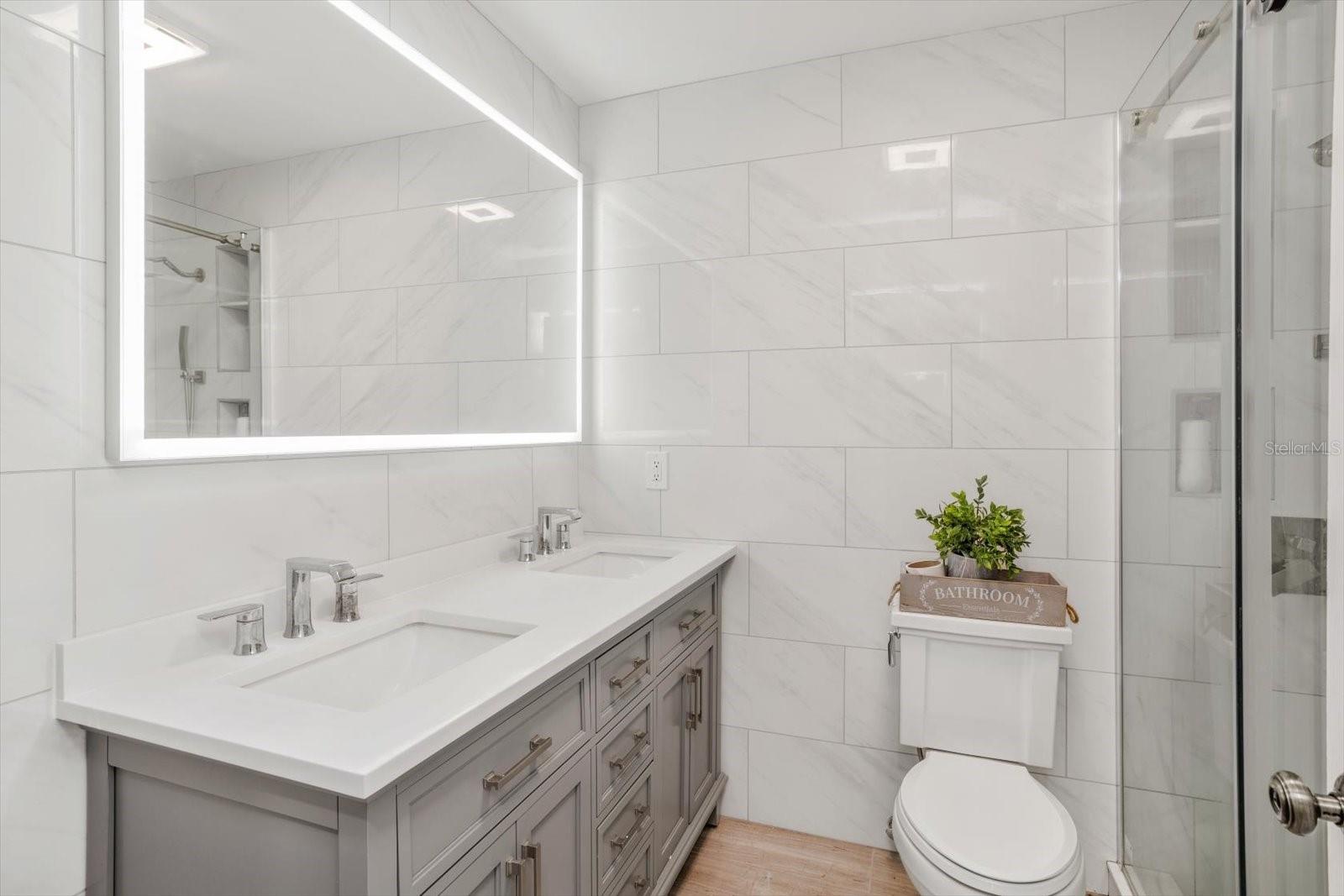 VALENCIA SHORES UNRECD PLAT - Residential