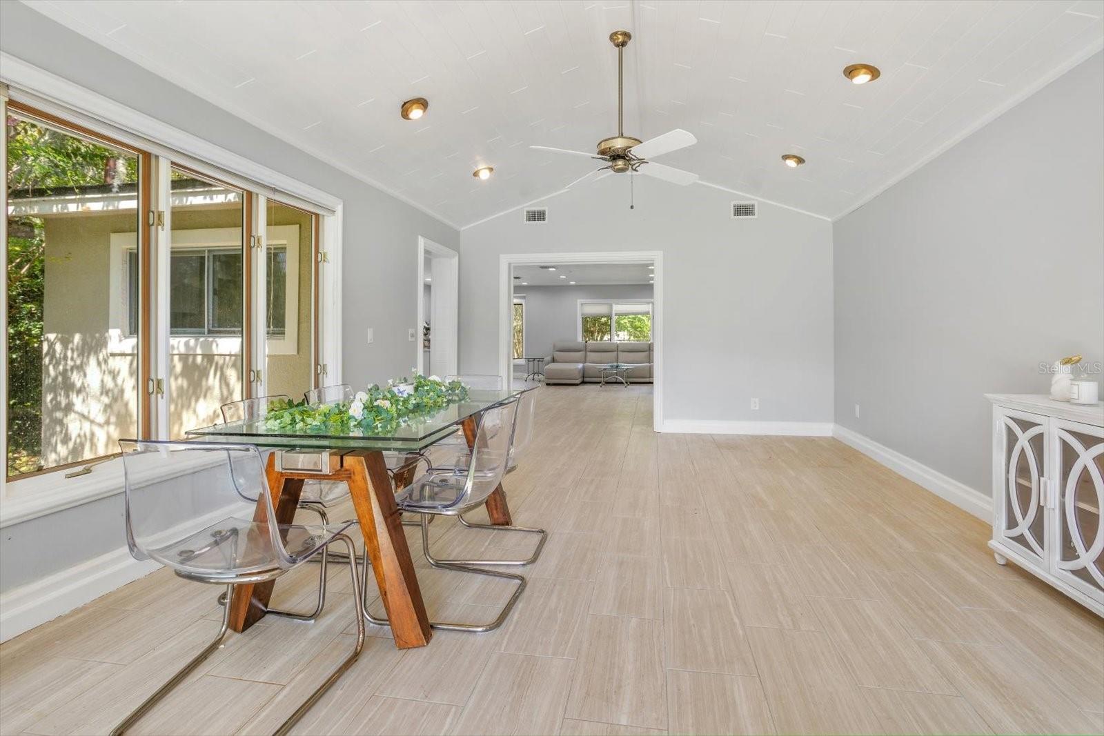 VALENCIA SHORES UNRECD PLAT - Residential