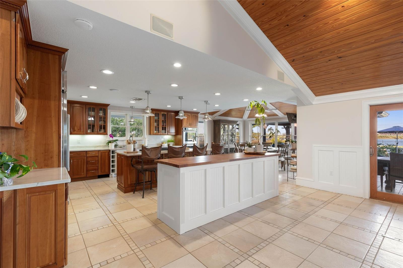 LAMBERT AVE UNIT 02 - Residential