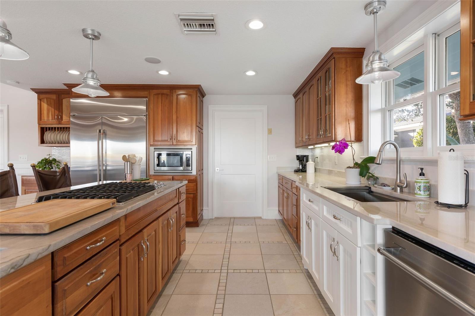 LAMBERT AVE UNIT 02 - Residential