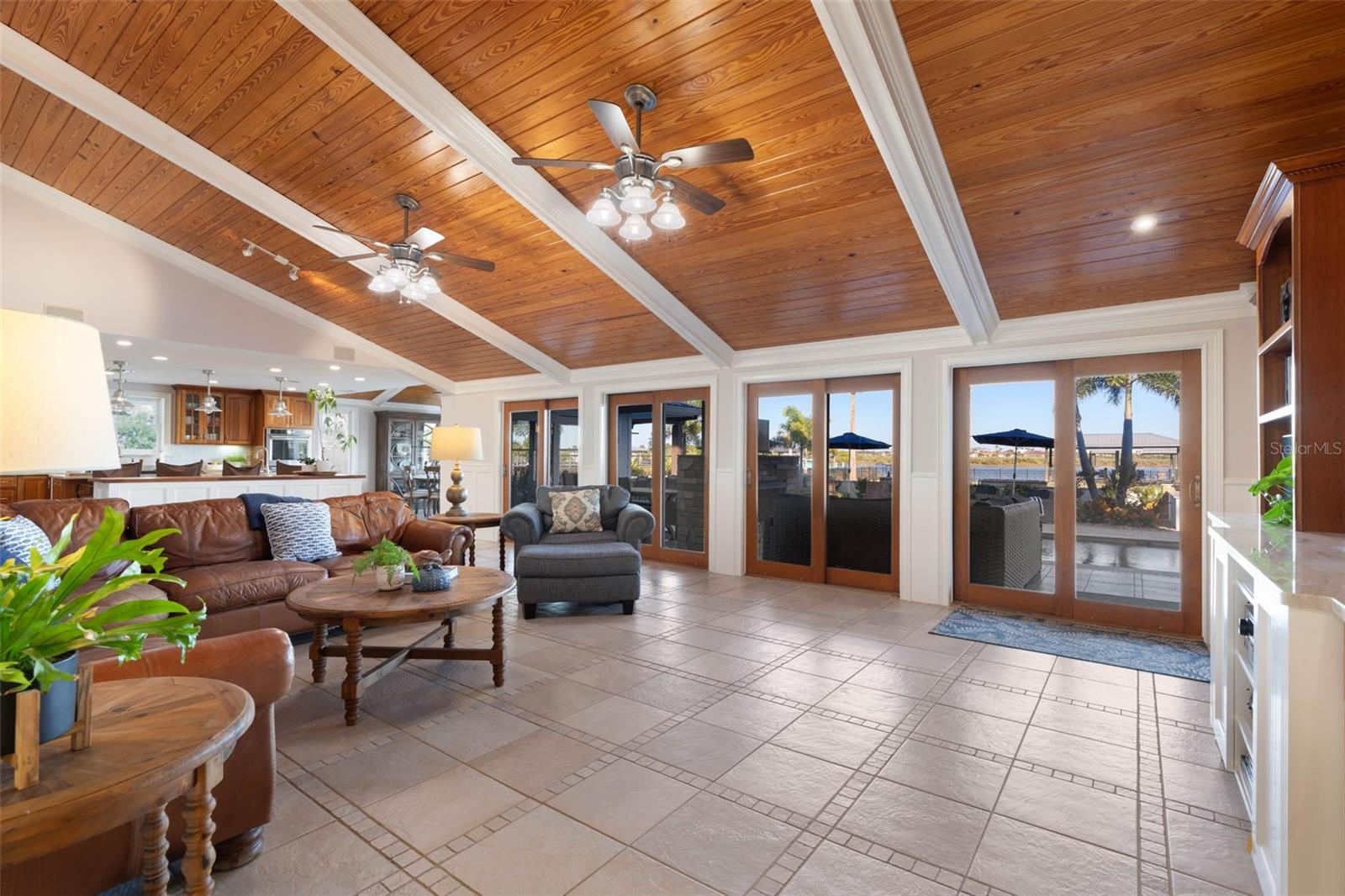 LAMBERT AVE UNIT 02 - Residential