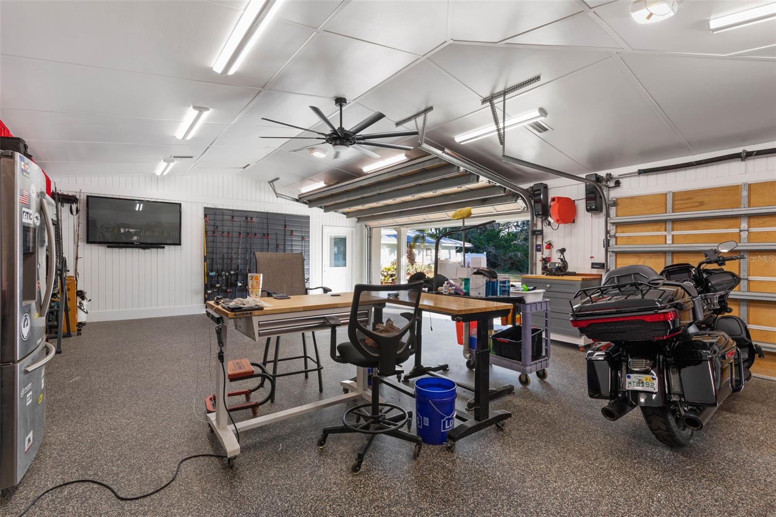 LAMBERT AVE UNIT 02 - Residential