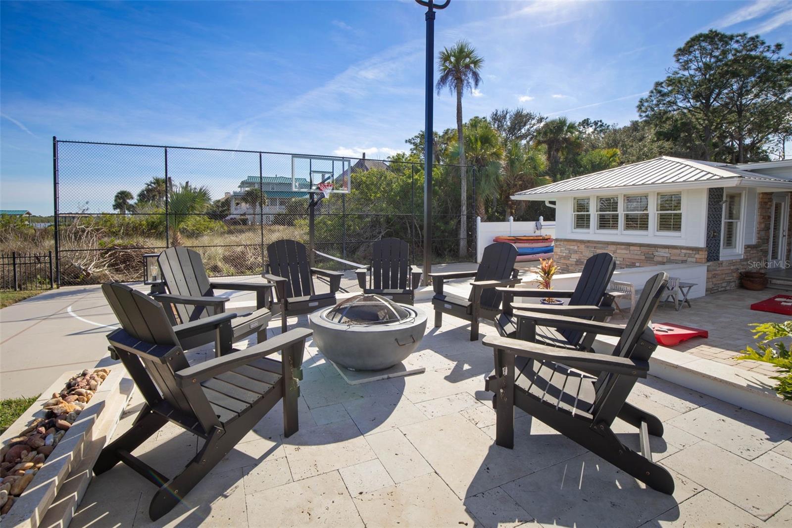 LAMBERT AVE UNIT 02 - Residential