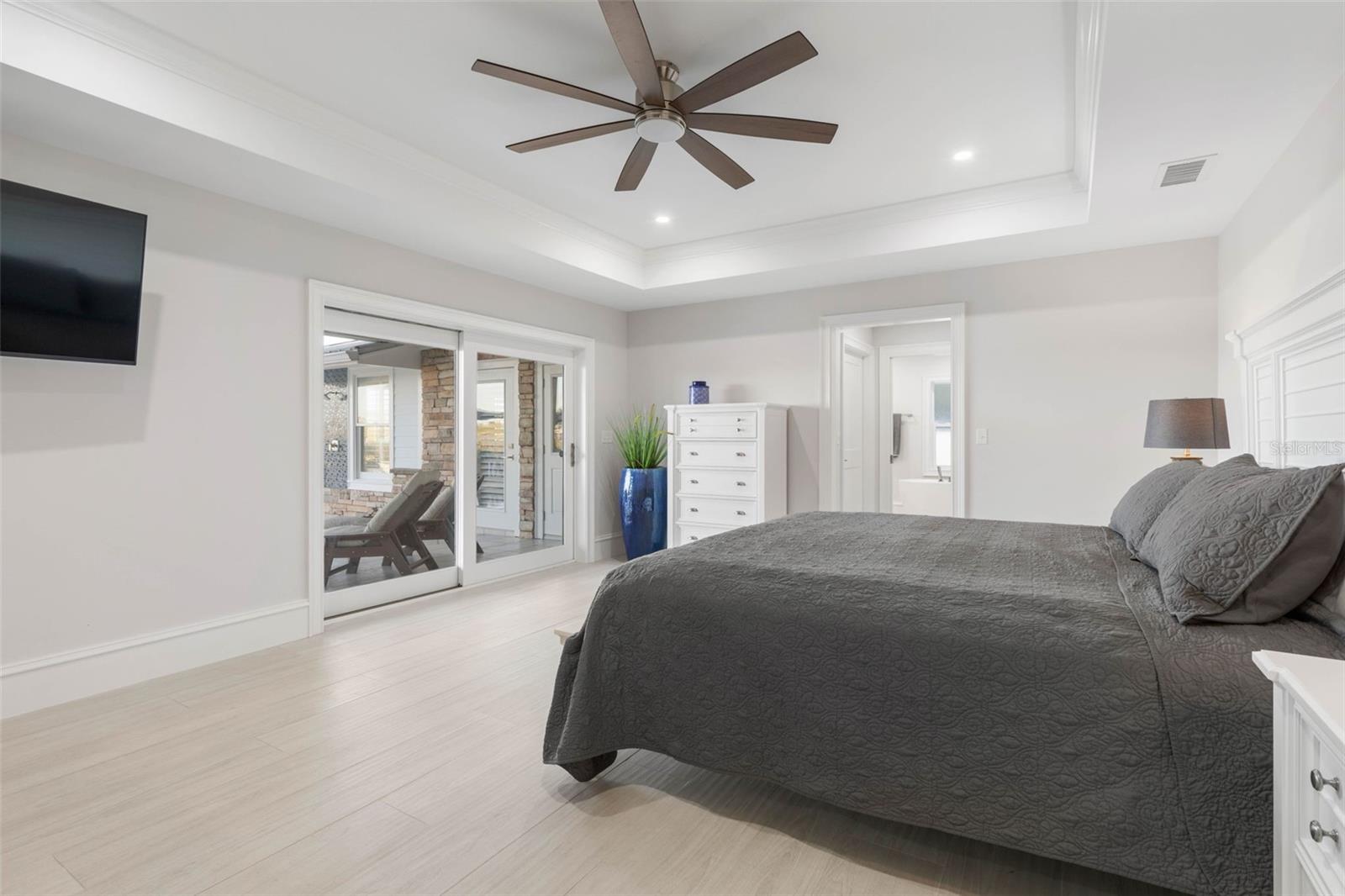 LAMBERT AVE UNIT 02 - Residential