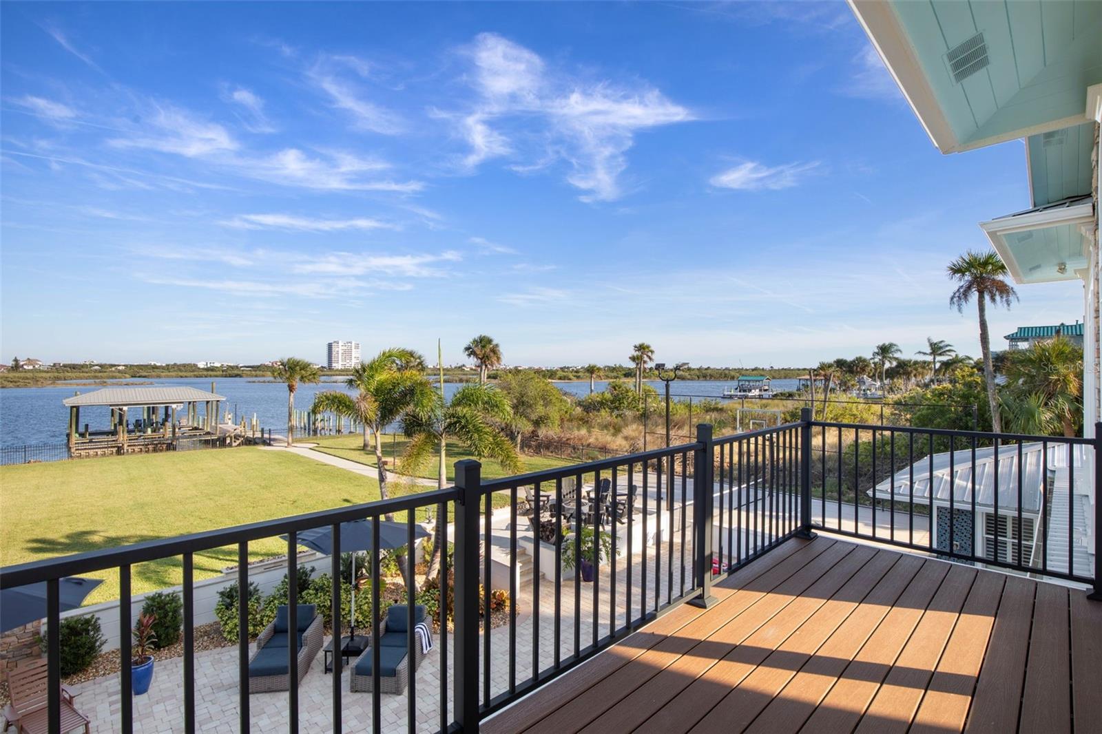 LAMBERT AVE UNIT 02 - Residential