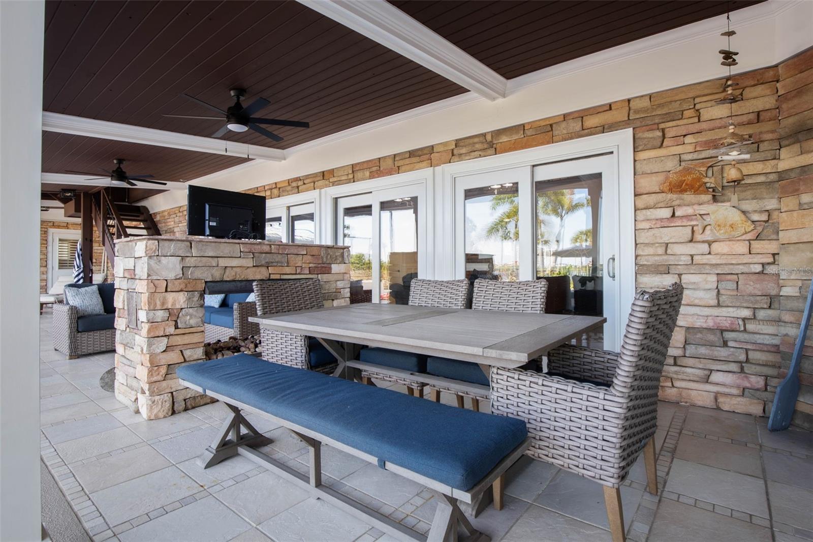 LAMBERT AVE UNIT 02 - Residential