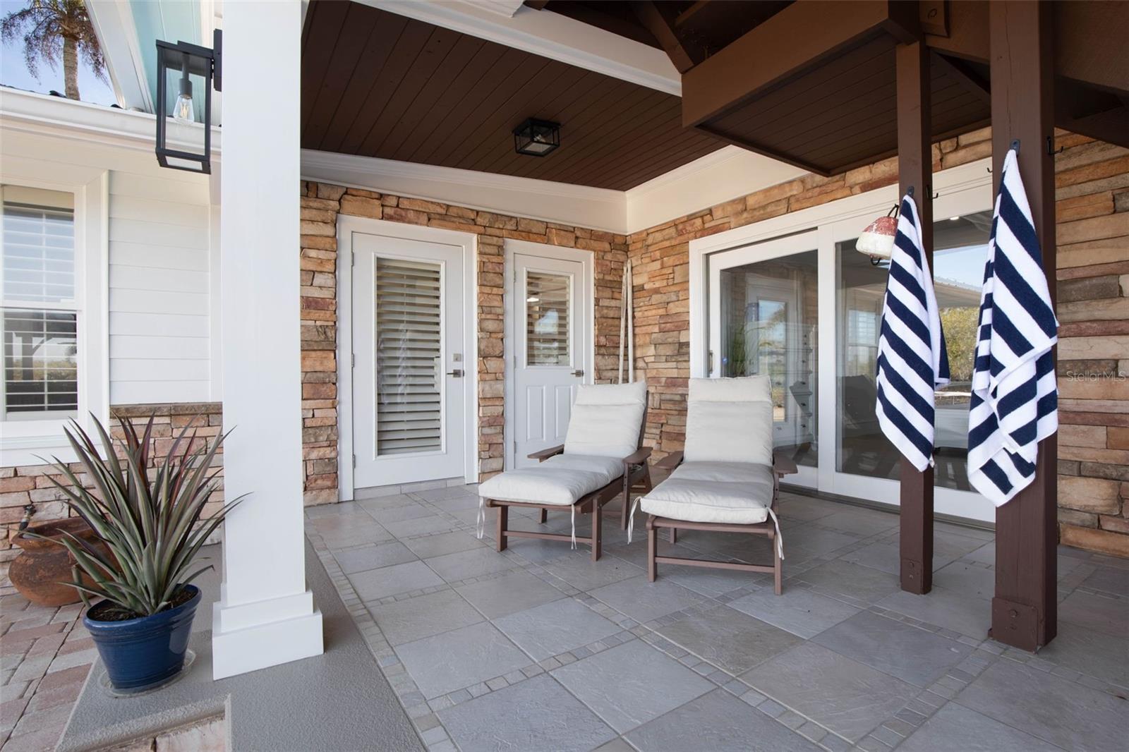 LAMBERT AVE UNIT 02 - Residential