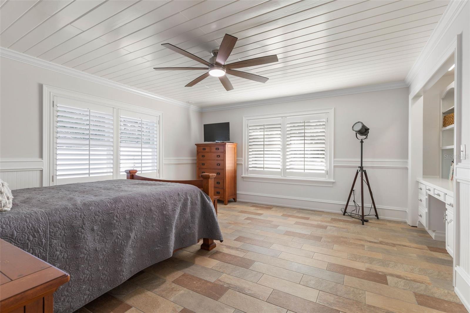 LAMBERT AVE UNIT 02 - Residential