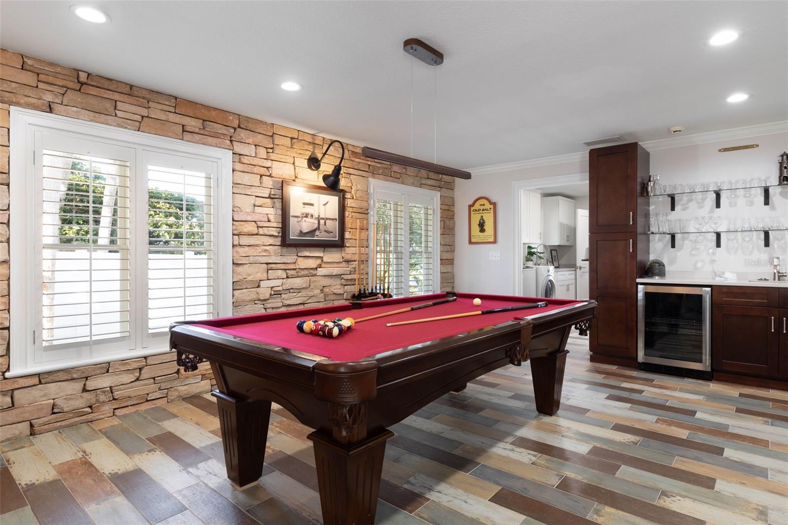 LAMBERT AVE UNIT 02 - Residential