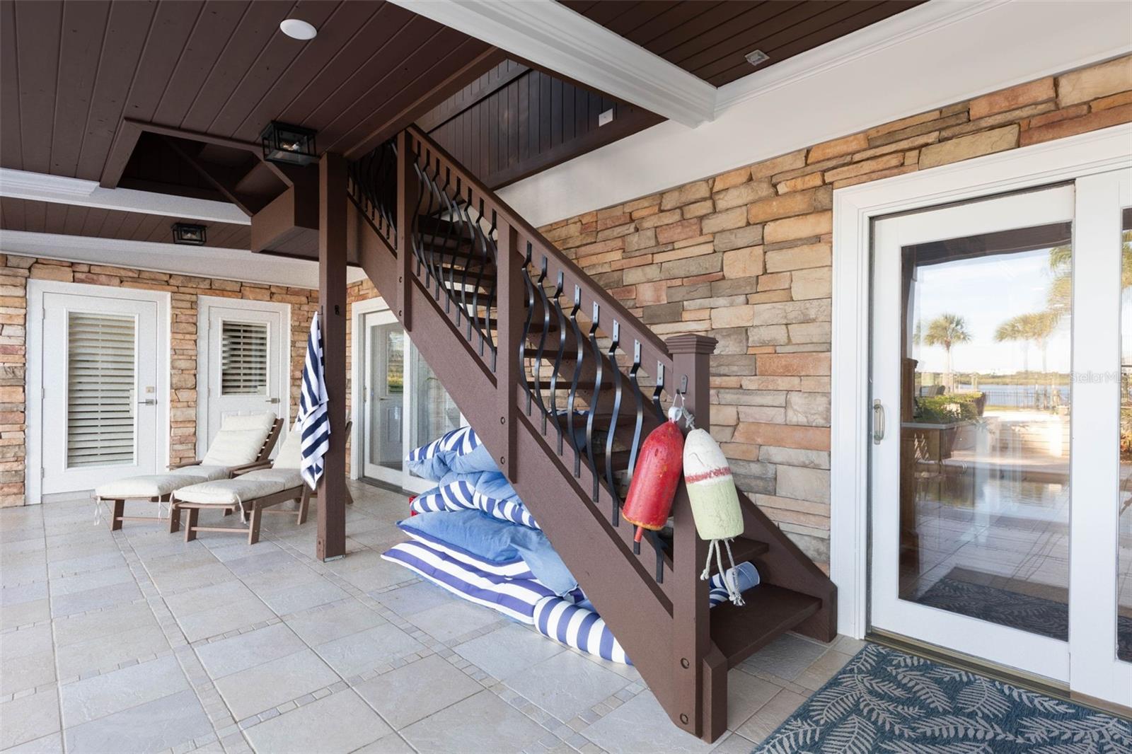 LAMBERT AVE UNIT 02 - Residential