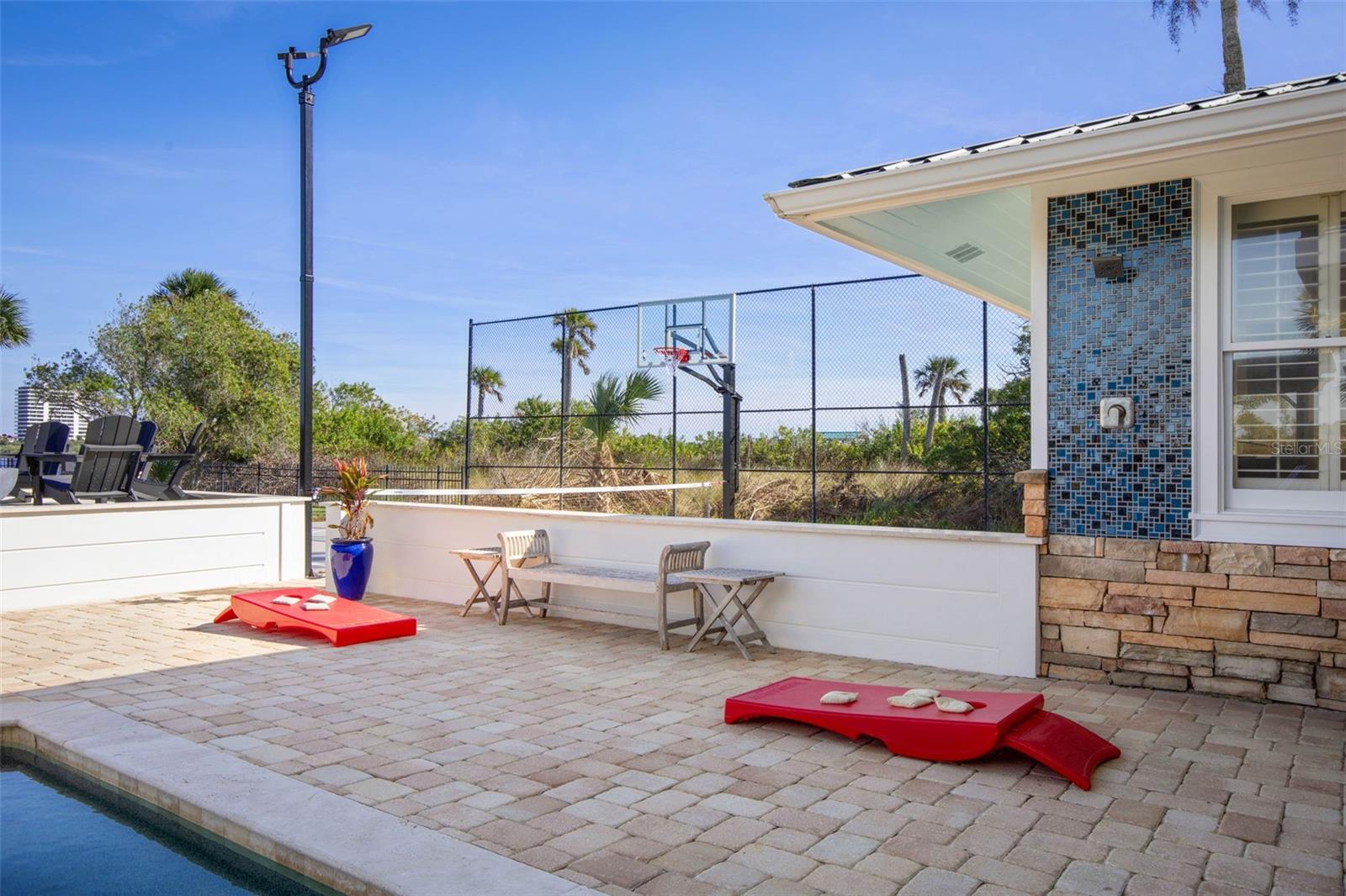 LAMBERT AVE UNIT 02 - Residential