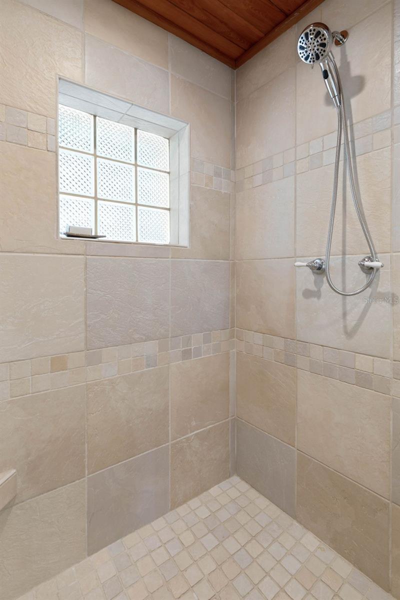 LAMBERT AVE UNIT 02 - Residential