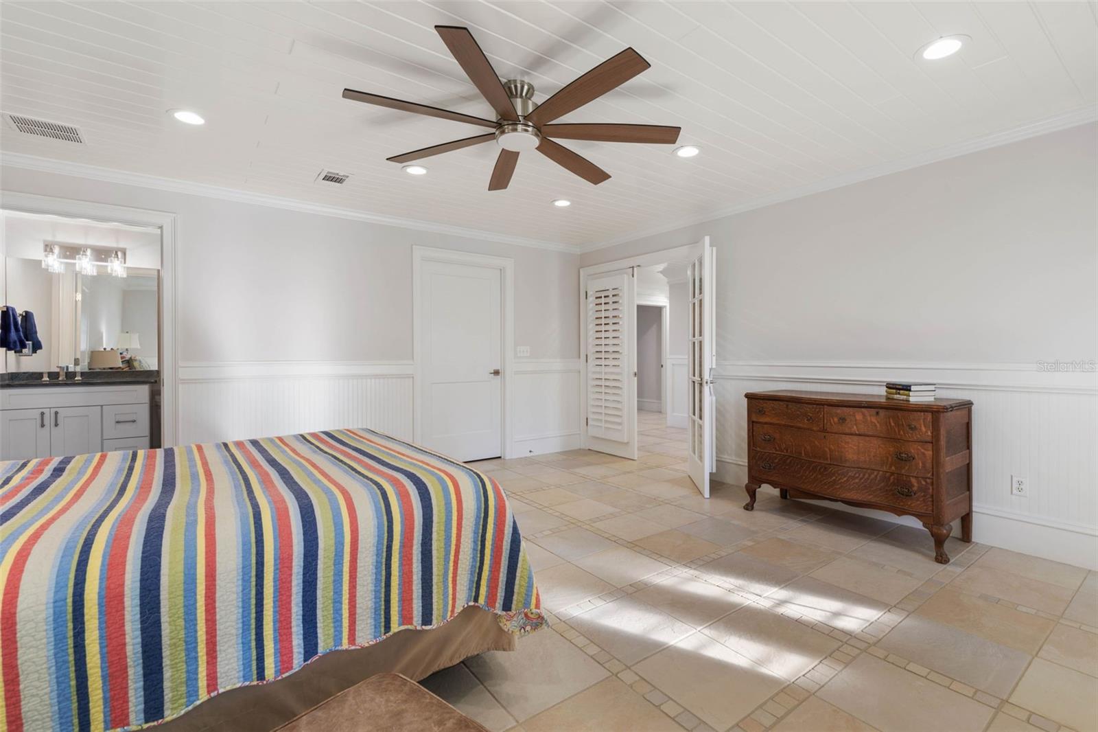 LAMBERT AVE UNIT 02 - Residential