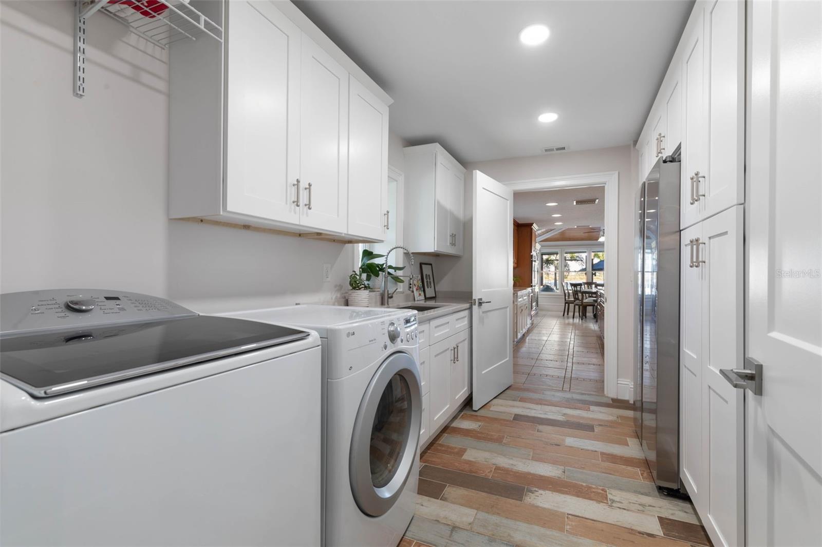 LAMBERT AVE UNIT 02 - Residential