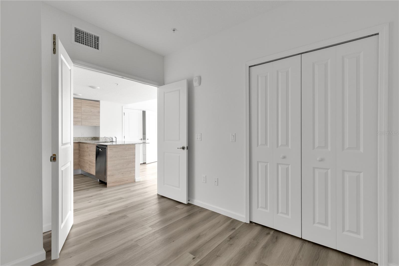 SANDLAKE STATION CONDOMINIUM 20240391386 UNIT 105 - Residential