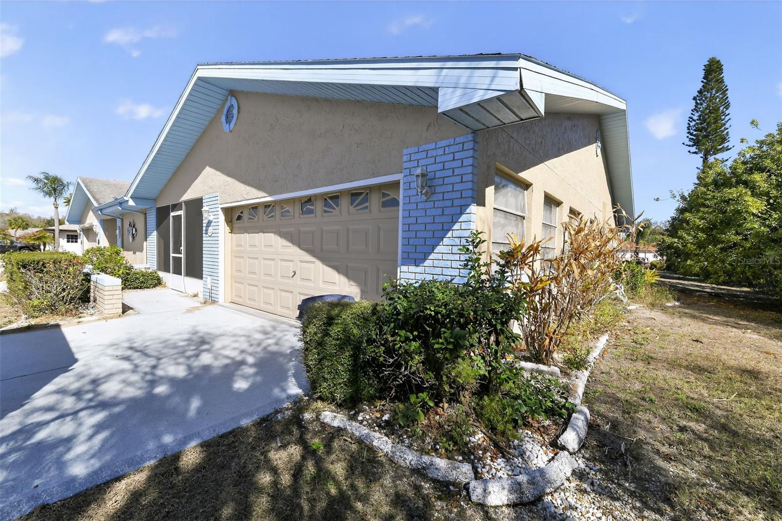 2121 MEADOWLARK LANE, SUN CITY CENTER, FL, 33573 2 2121 MEADOWLARK LANE