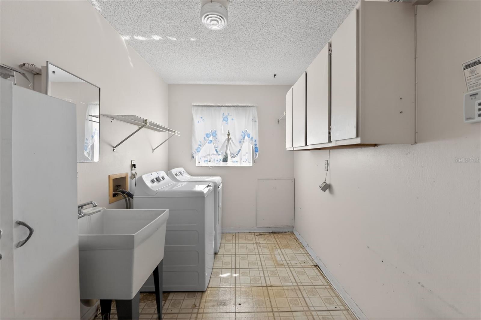 SUN CITY CENTER UNIT 46 - Residential