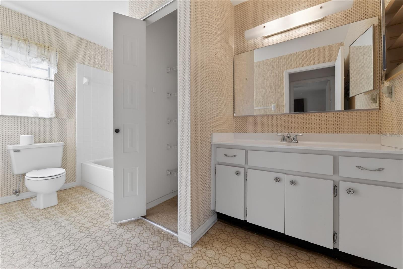 SUN CITY CENTER UNIT 46 - Residential