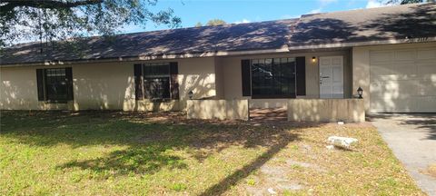 A home in WINTER HAVEN