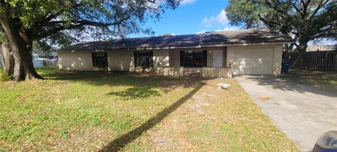 A home in WINTER HAVEN