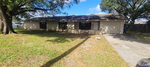 A home in WINTER HAVEN