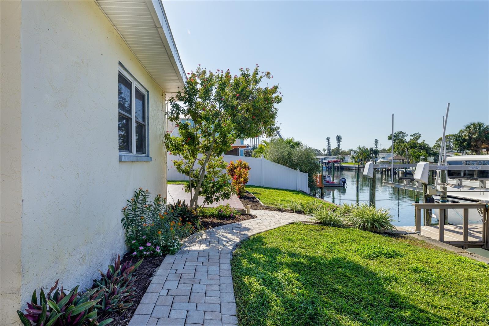 3497 COQUINA KEY DRIVE SE