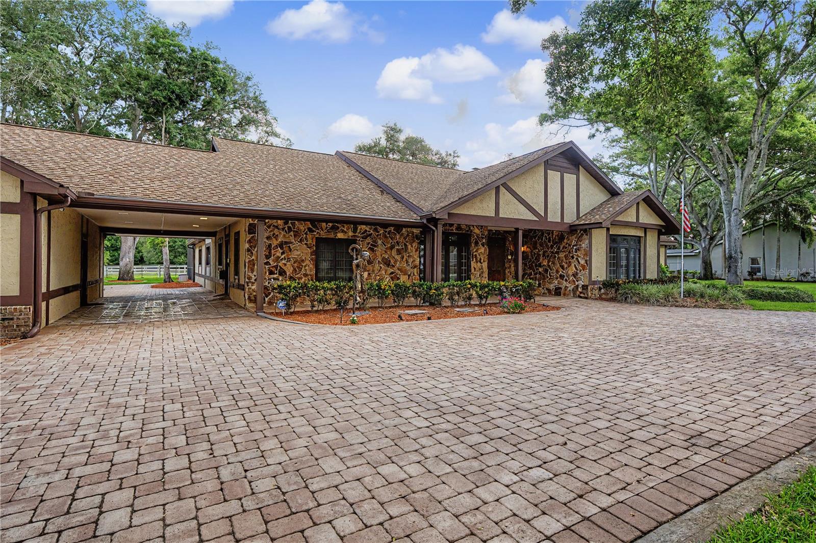 2160 Laurence Dr, Clearwater, FL, 33764, USA, 6 Bedrooms Bedrooms, ,5 BathroomsBathrooms,Residential,Contingent,2160 Laurence Dr,TB8519918