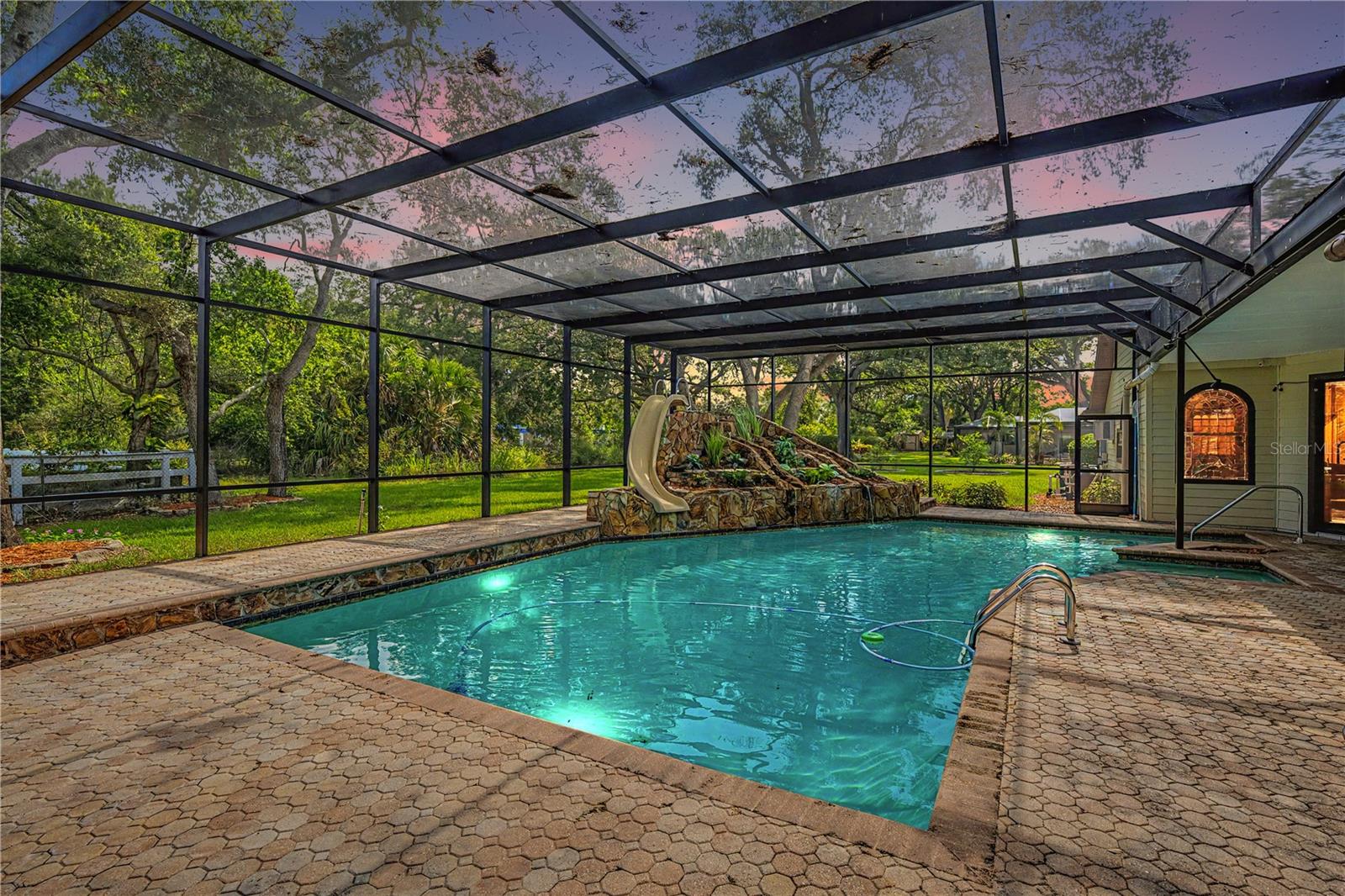 2160 LAURENCE DRIVE