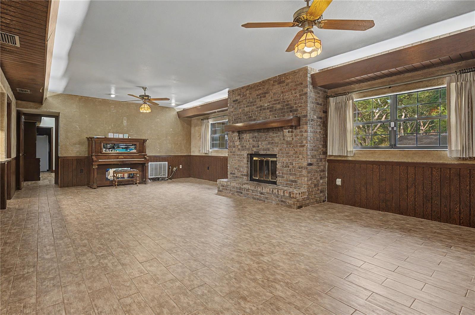 2160 Laurence Dr, Clearwater, FL, 33764, USA, 6 Bedrooms Bedrooms, ,5 BathroomsBathrooms,Residential,Contingent,2160 Laurence Dr,TB8519918