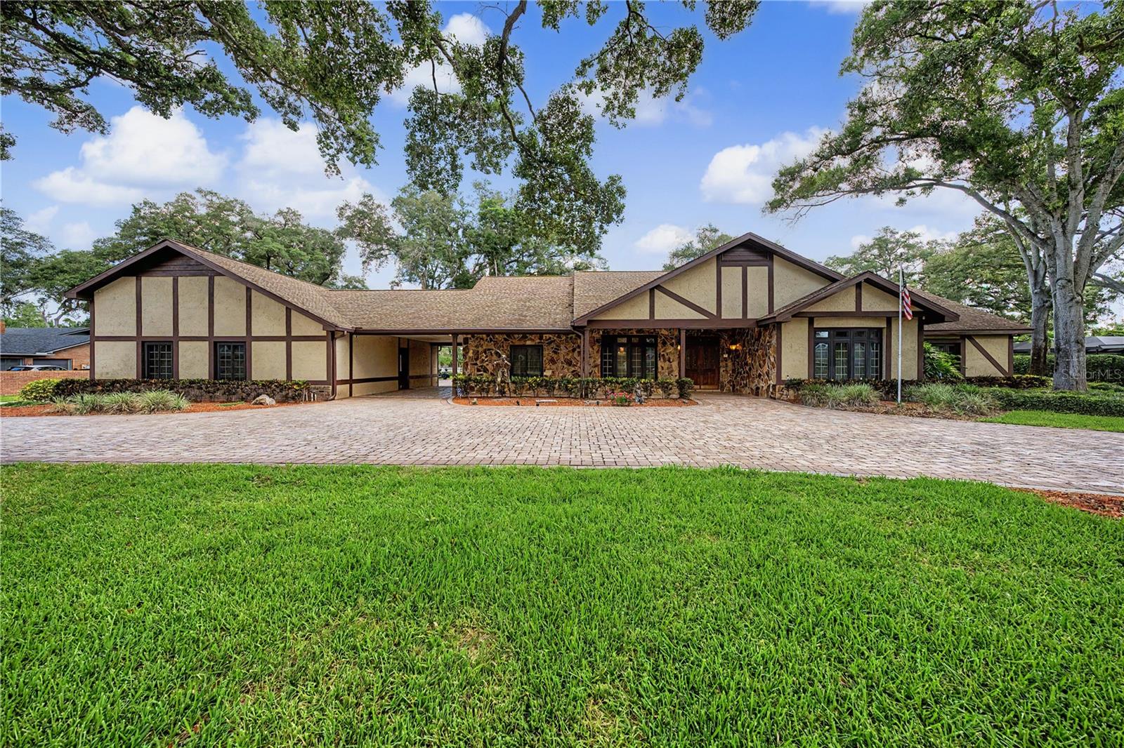2160 Laurence Dr, Clearwater, FL, 33764, USA, 6 Bedrooms Bedrooms, ,5 BathroomsBathrooms,Residential,Contingent,2160 Laurence Dr,TB8519918